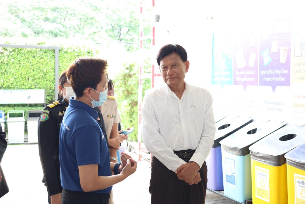 สำนักงานเขตหนองแขม เข้าเยี่ยมชมการบริหารจัดการขยะ โรงพยาบาลวิชัยเวชฯ หนองแขม ซึ่งเป็นต้นแบบการคัดแยกขยะและมีการบริหารจัดการขยะที่ดี 23 มิถุนายน 2568